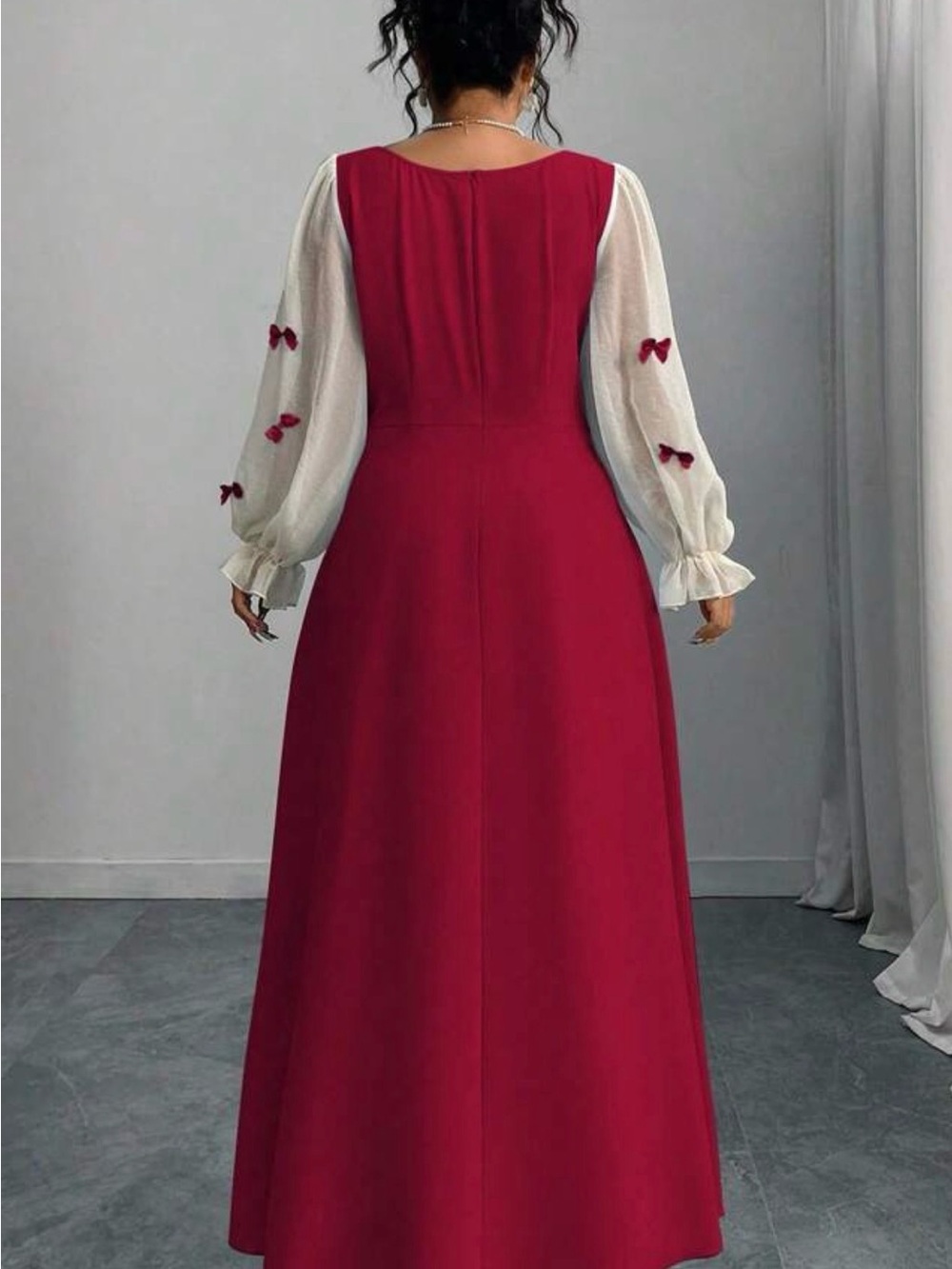 Elegant Red Square-Neck Maxi Dress with Sheer Sleeve Bows - Picture 2 of 4